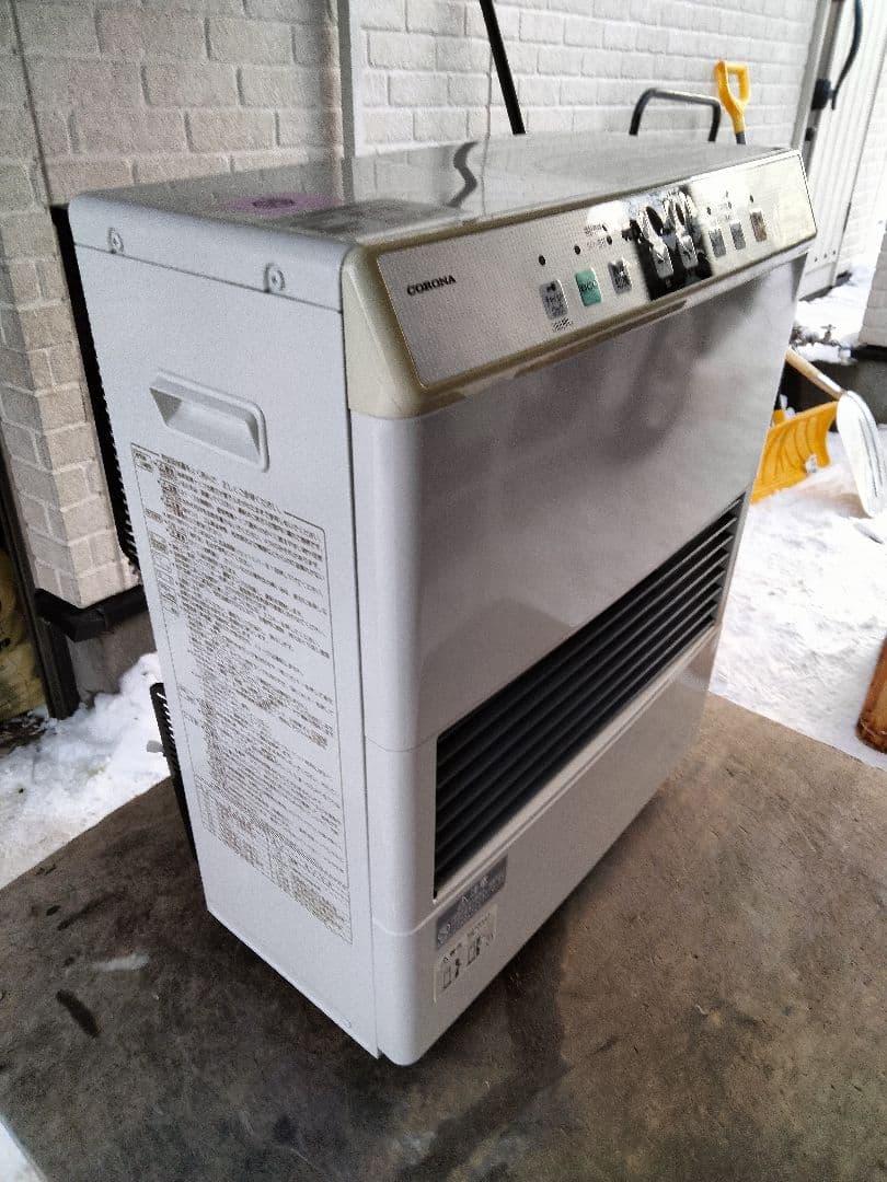 札幌発コロナFF温風石油ストーブ！品番「FF‐4212GS」2012年式中古品⑩