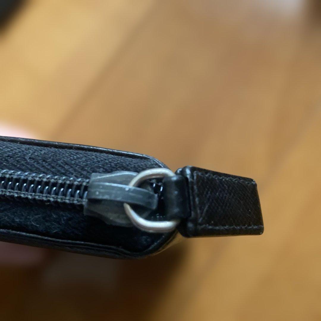 PRADA ブラック 二つ折り財布 ケース