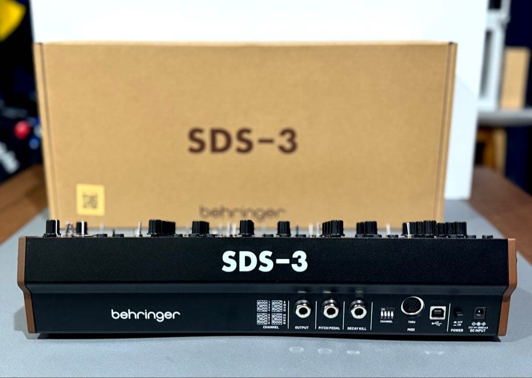 Behringer SDS-3 4チャンネルアナログドラムシンセサイザー