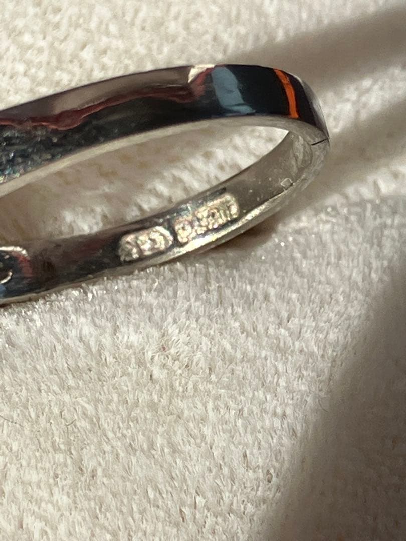 エメラルドの指輪