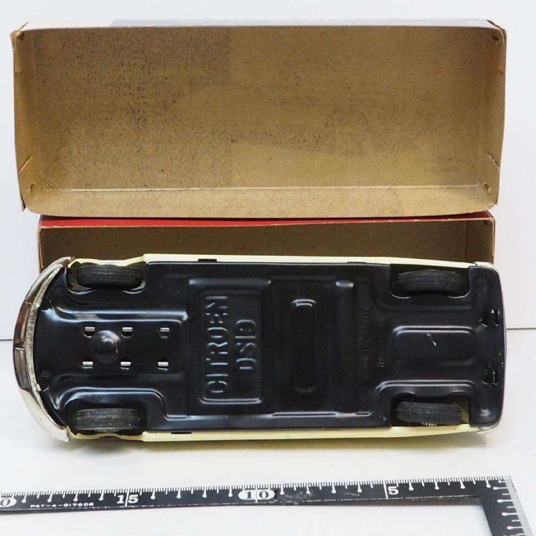 萬代屋【シトロエン コンバーチブル白】ブリキ tin toy car赤箱【箱付】