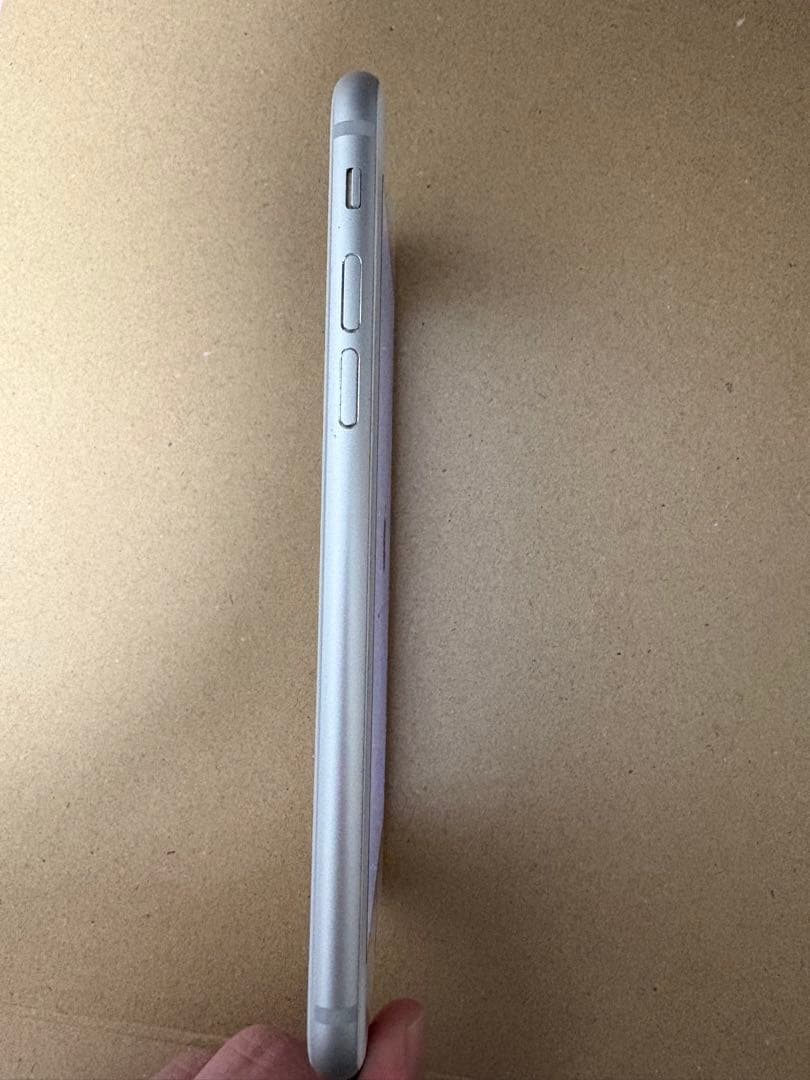 Apple iPhone 8 64G SIMロック解除済み バッテリー77%