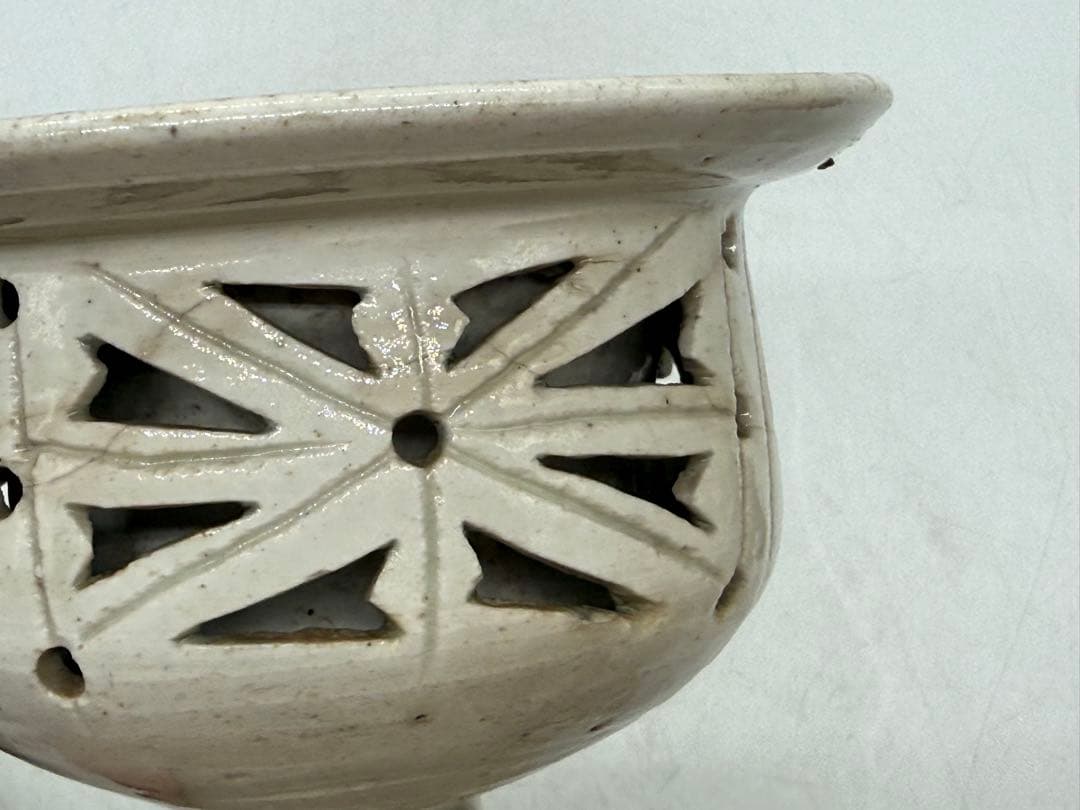 李朝　白磁　透かし彫香炉　アンティーク　送料込み251224