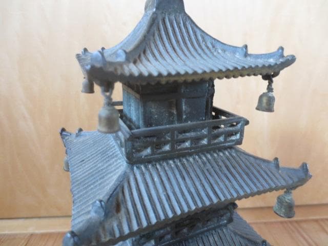 R7/05/7-5　　銅器　五重の塔　　高42 重量約3.5㎏
