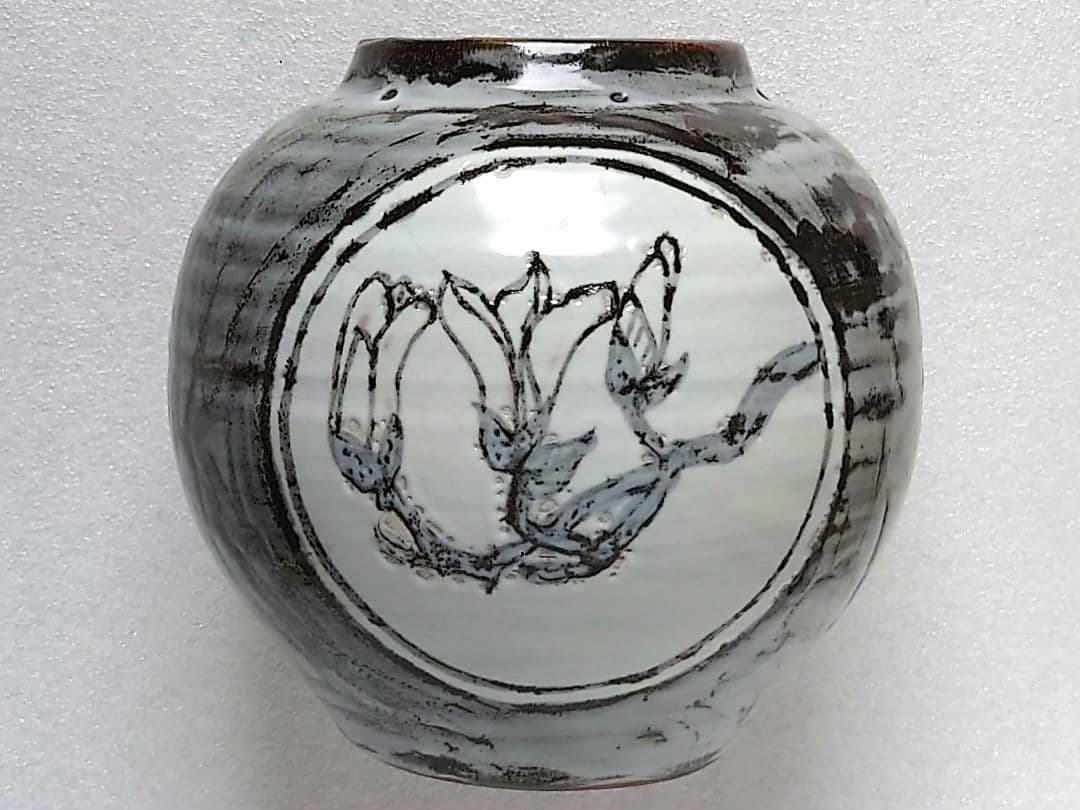 伊呂波窯:森本昇 (師.齋藤三郎)◆色絵窓絵椿木蓮牡丹文大壺:高さ約21.6cm