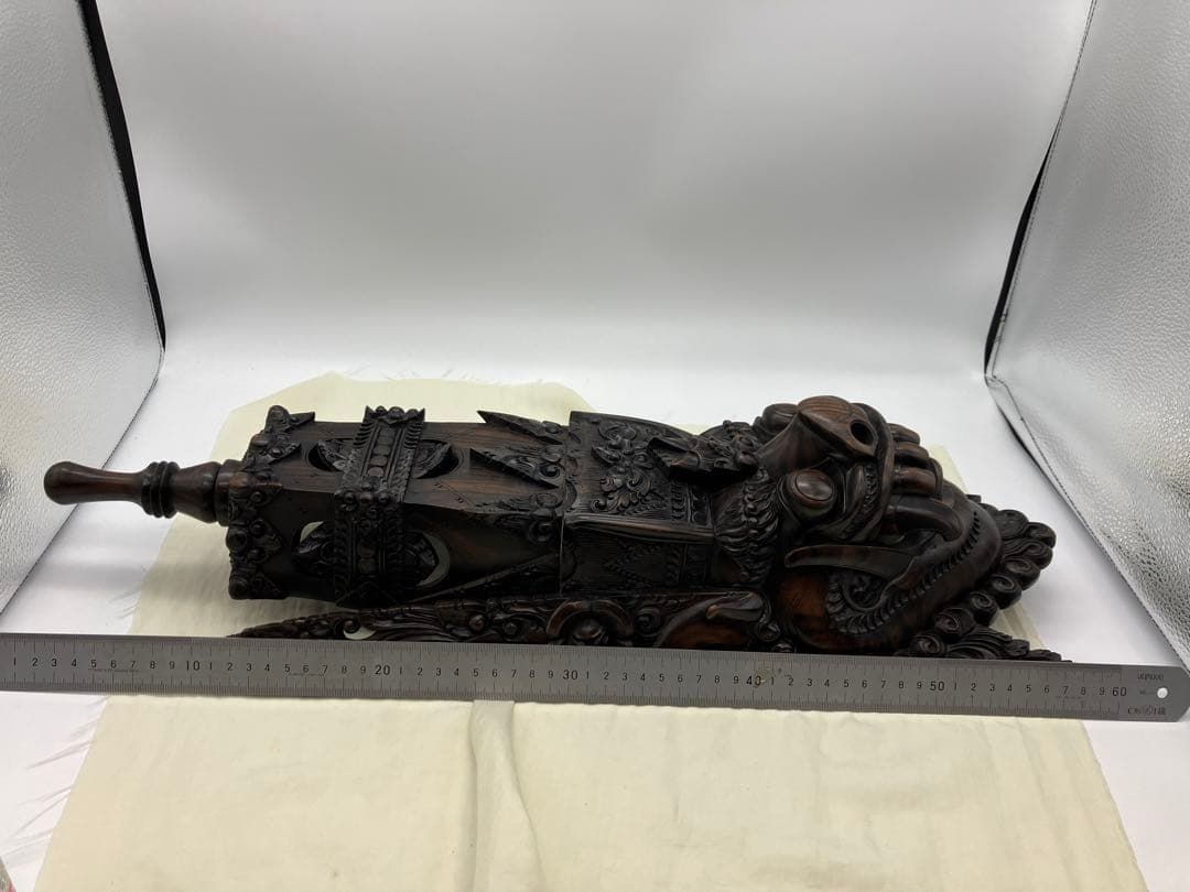 黒檀 繊細な木彫りのお面 仮面 バロン神 壁掛け 木製 ウッド バリ島 工芸