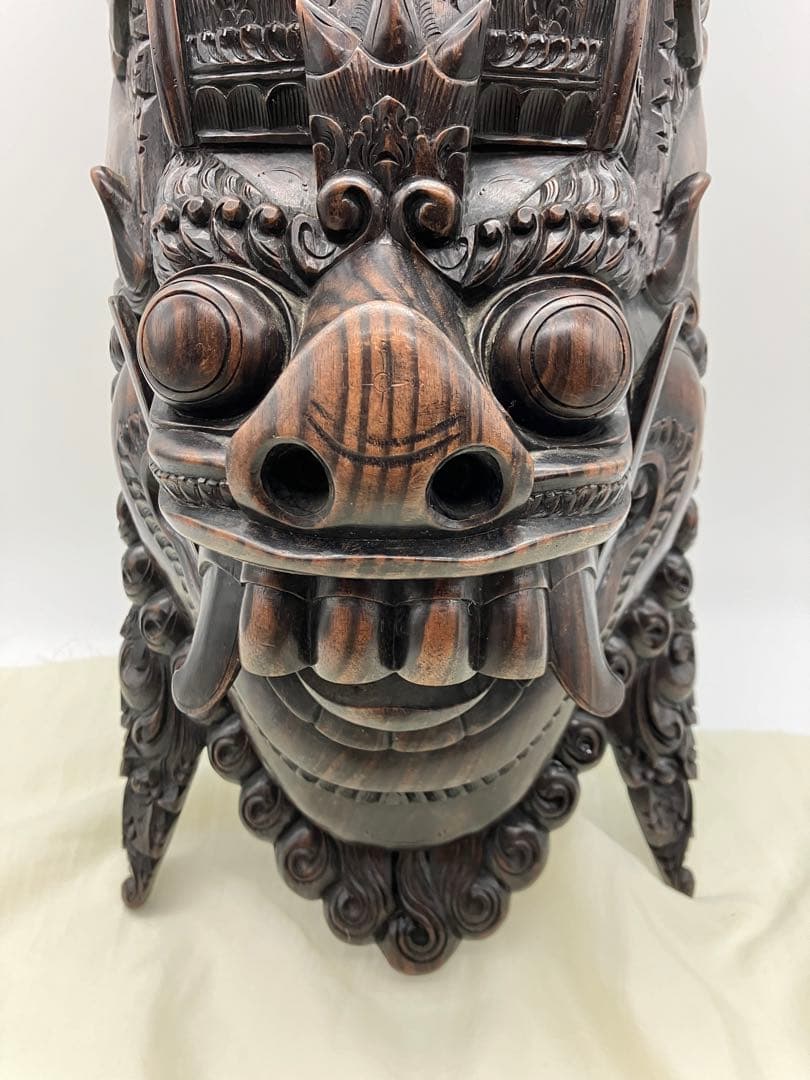 黒檀 繊細な木彫りのお面 仮面 バロン神 壁掛け 木製 ウッド バリ島 工芸