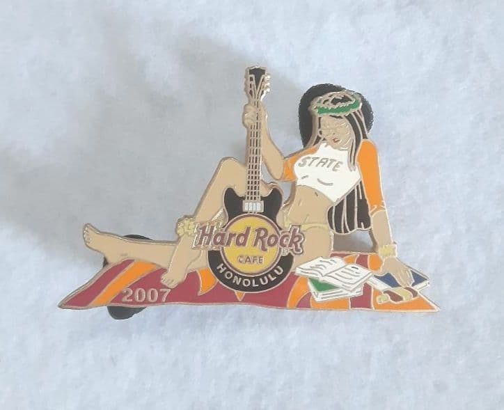 ハードロックカフェ Hard Rock Cafe ホノルルピン バッチ pin - メルカリ