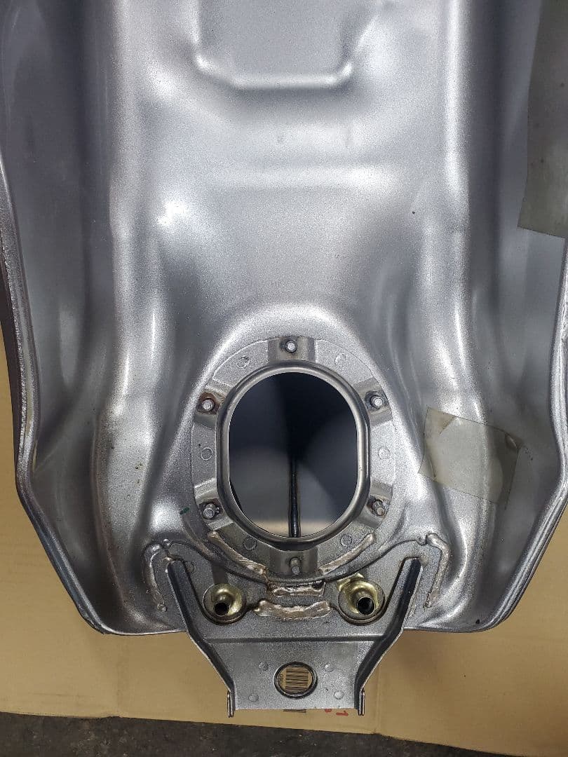 ホンダ CB1100RS用 純正タンク サイドカバー 美品 - メルカリ