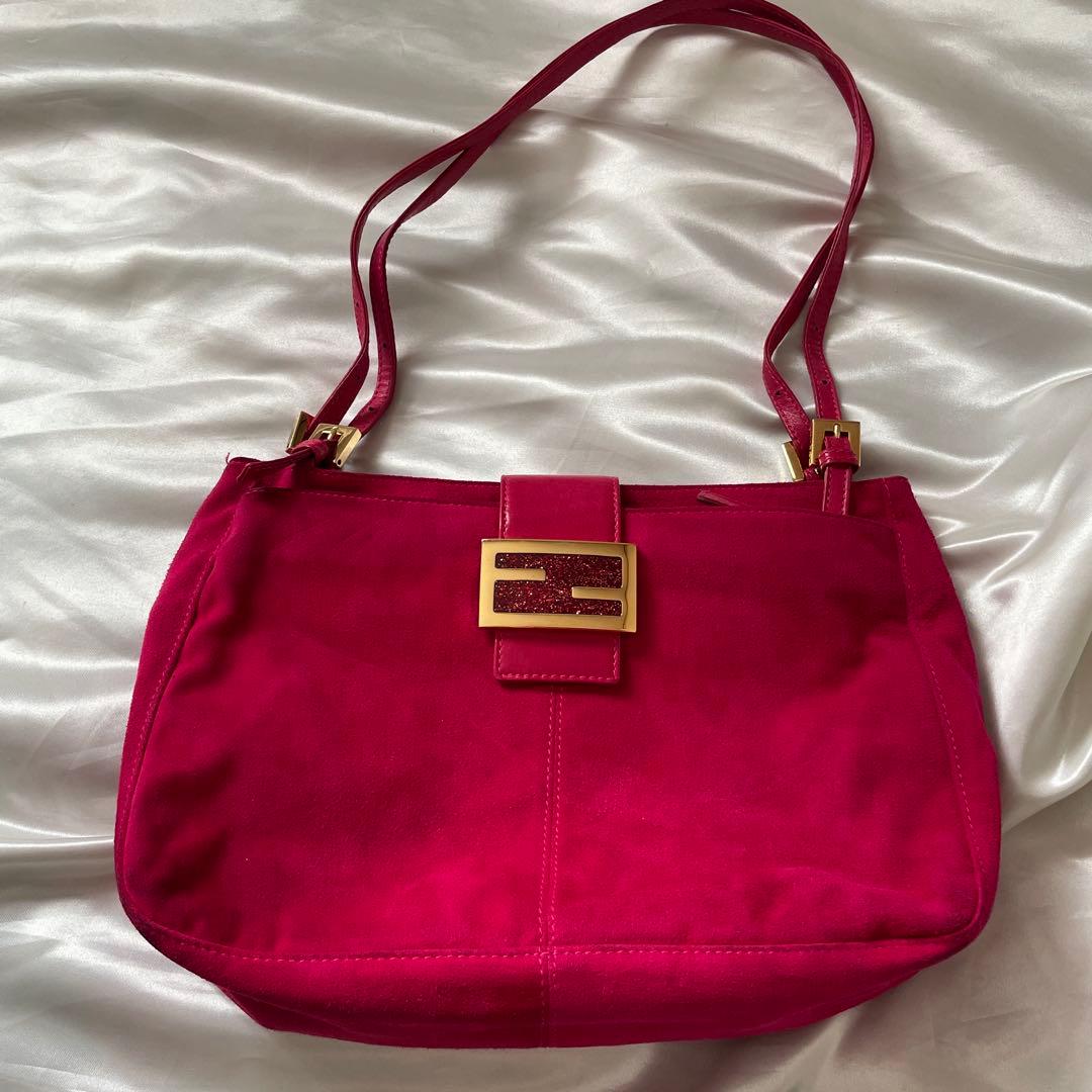Fendi ピンク スエード ショルダーバッグ　マンマバケット