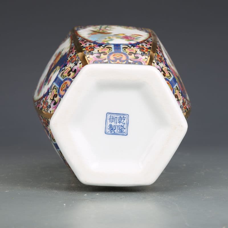 乾隆琺瑯彩六方瓶 景徳鎮 陶磁器 装飾品 現代工芸品 美術品 置物