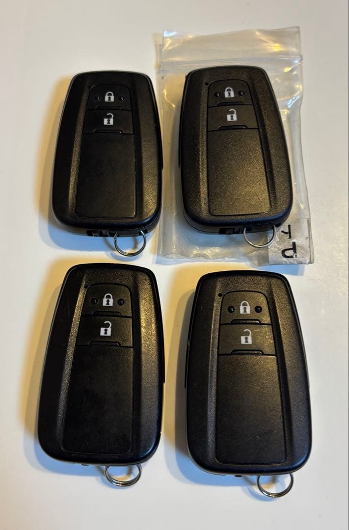 TOYOTA トヨタ　プリウス　スマートキー　まとめ売り