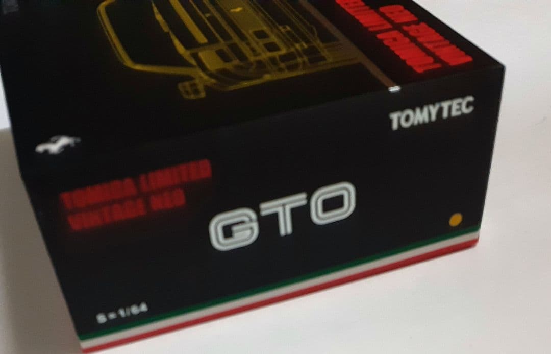 トミカリミテッドヴィンテージ ネオ TLV-NEO フェラーリ GTO