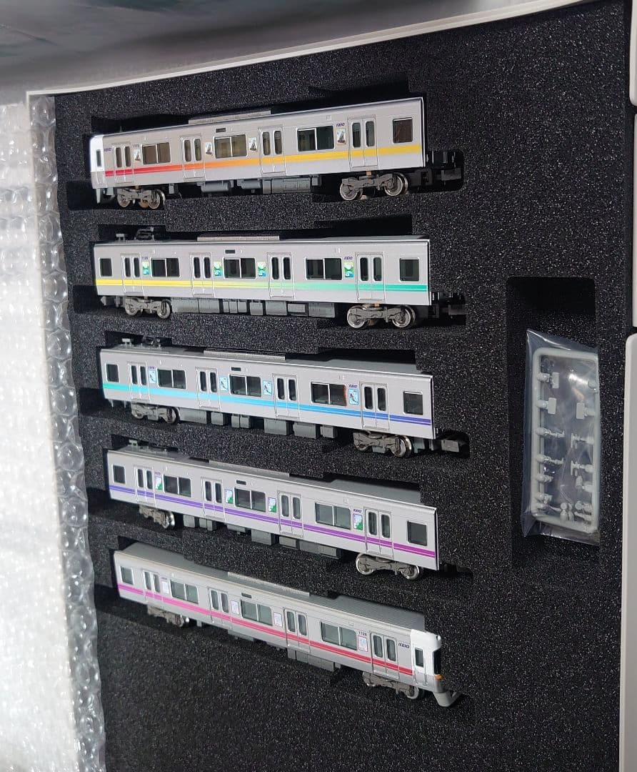 京王 1000系 5両室内灯入 レインボーラッピング 井の頭線 グリーンマックス