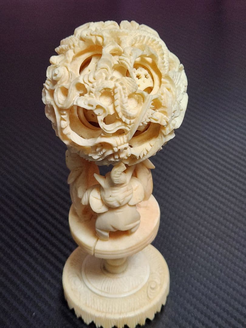 象牙調 彫刻 天球 多層球 - メルカリ