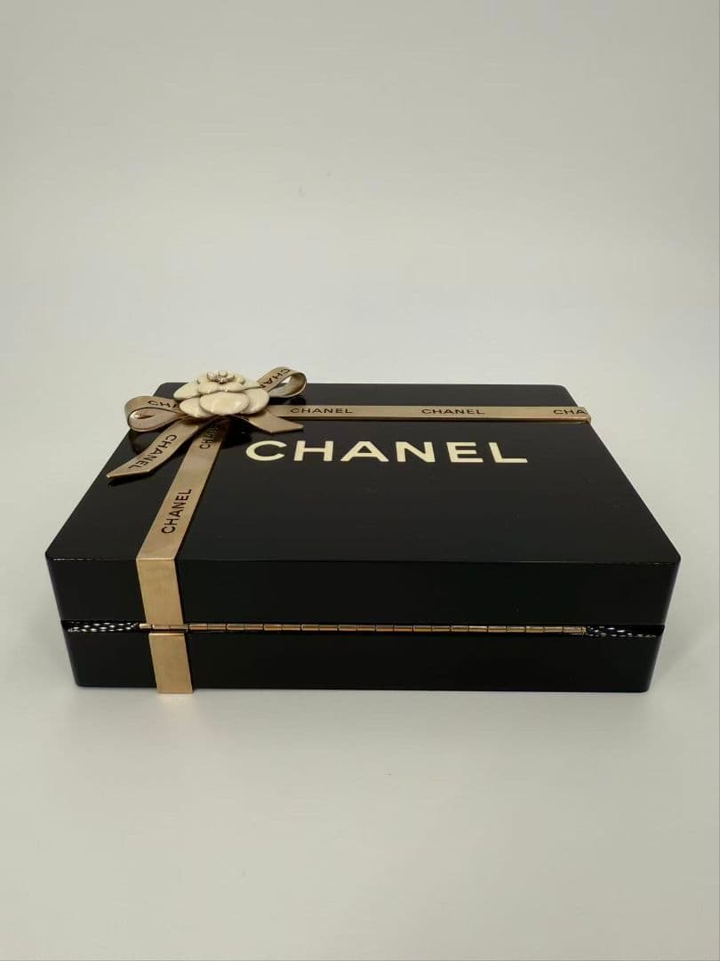 CHANEL ギフトボックス ミノディエール クラッチ