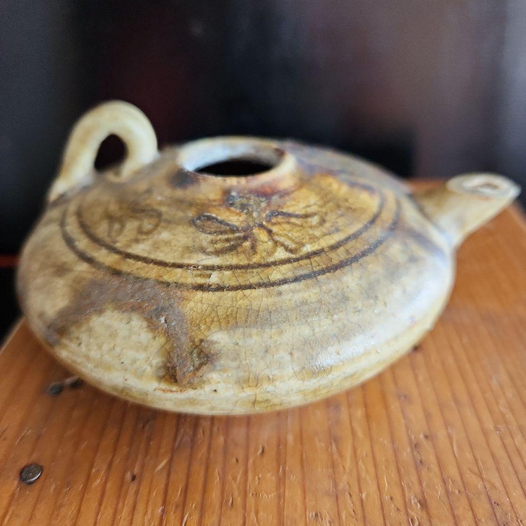 古瀬戸自然灰秞下陰花文水滴 灰釉水注 瀬戸 文化遺産