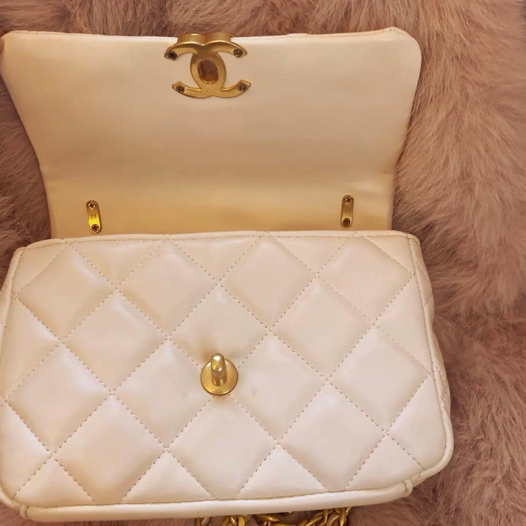 CHANEL ノベルティ　ホワイトキルティングバック　ショルダー　非売品