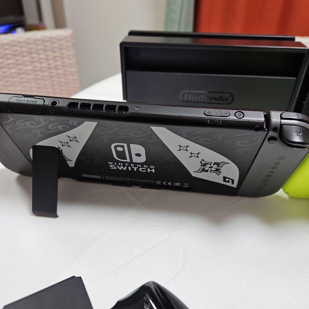 【モンハン仕様他】Nintendo Switch 2台セット　スイッチ2台他色々