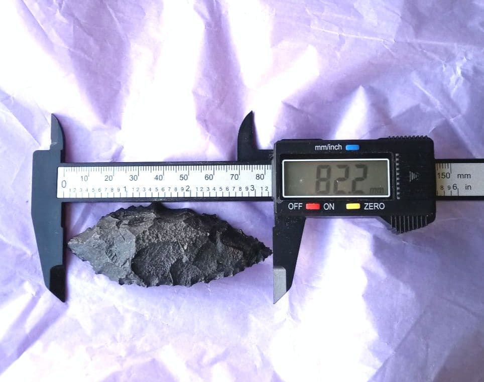 原始人 尖頭器 ポイント アイヌ仕様 石器 模写 サヌカイト