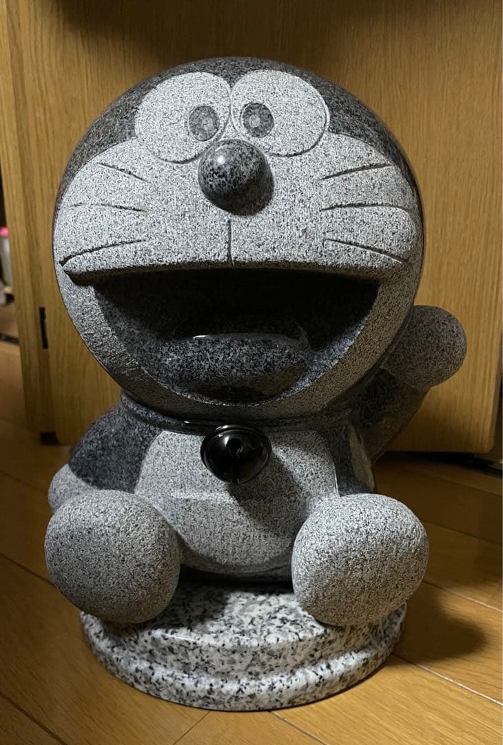 ドラえもん 石像