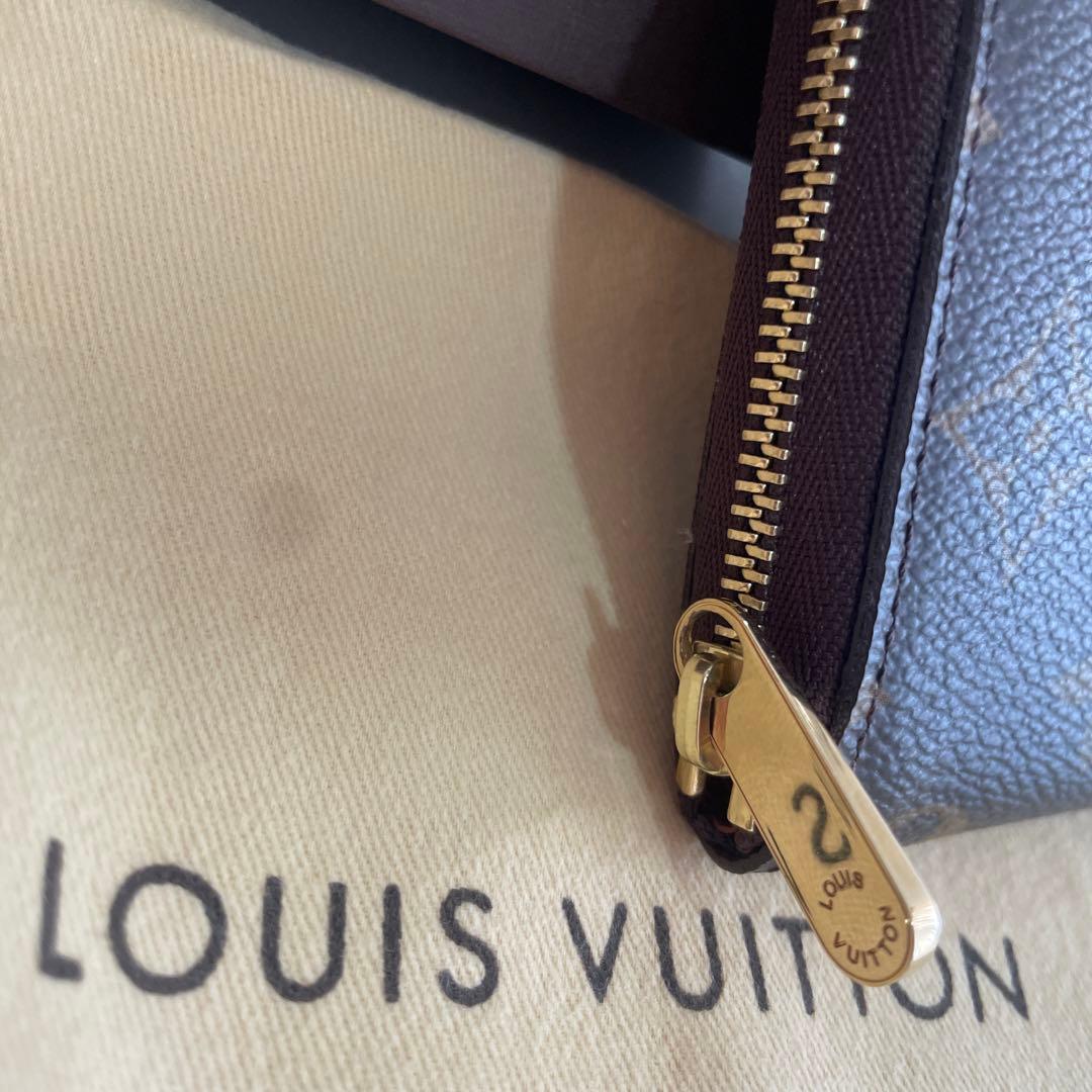 LOUIS VUITON ルイヴィトン ジッピー パース
