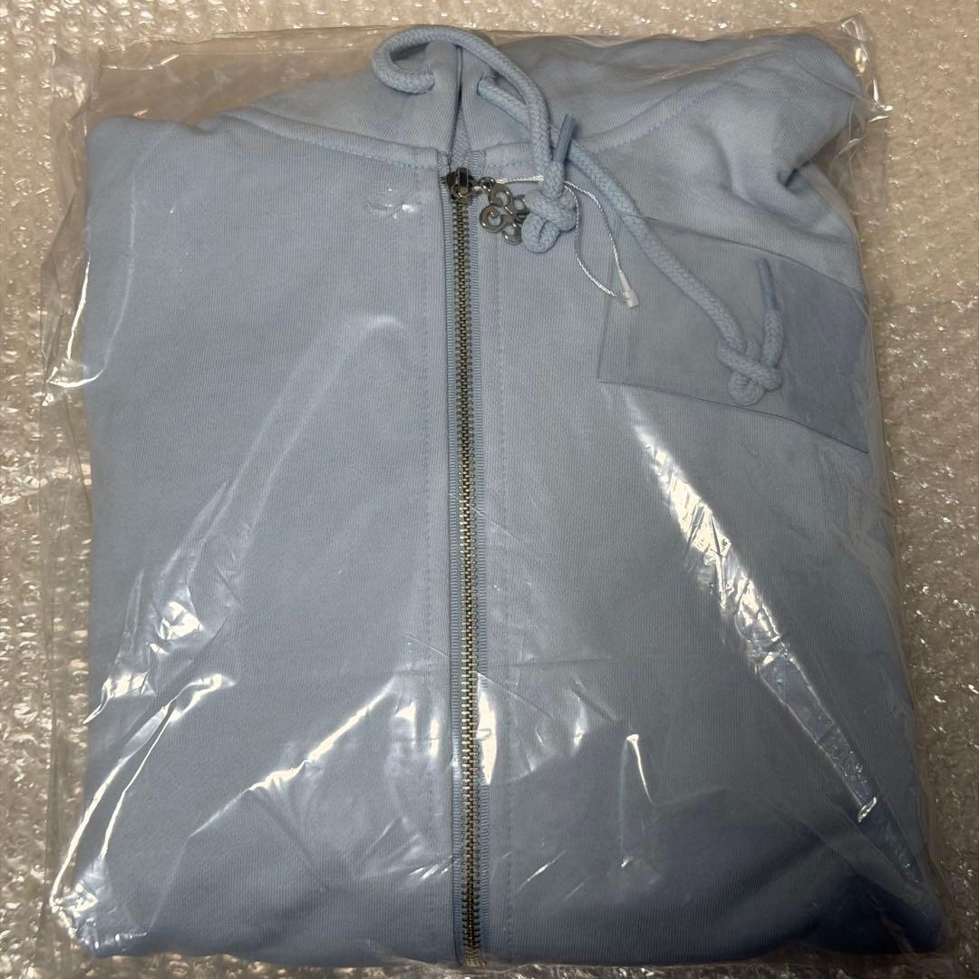 Hearts2Hearts ハトゥハ フーディー HOODIE FOCUS