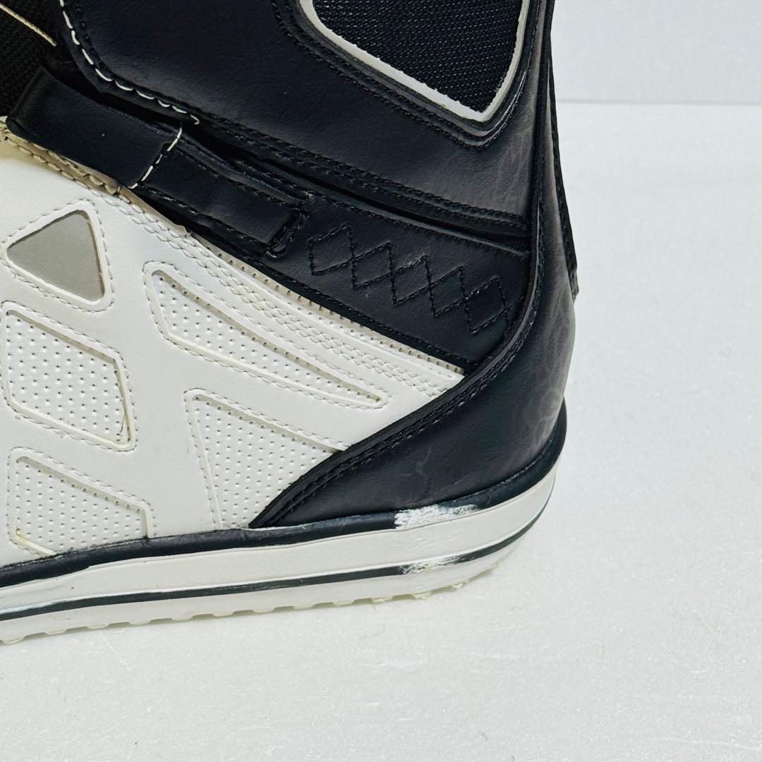 27cm スノーボードブーツ 黒/赤/白初心者BoAダイヤル式簡単27センチ