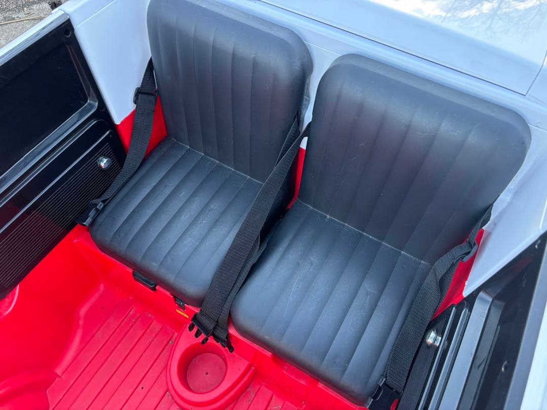 （乗れる）VWバス ホビーラジコン 赤白　フォルクスワーゲンバス