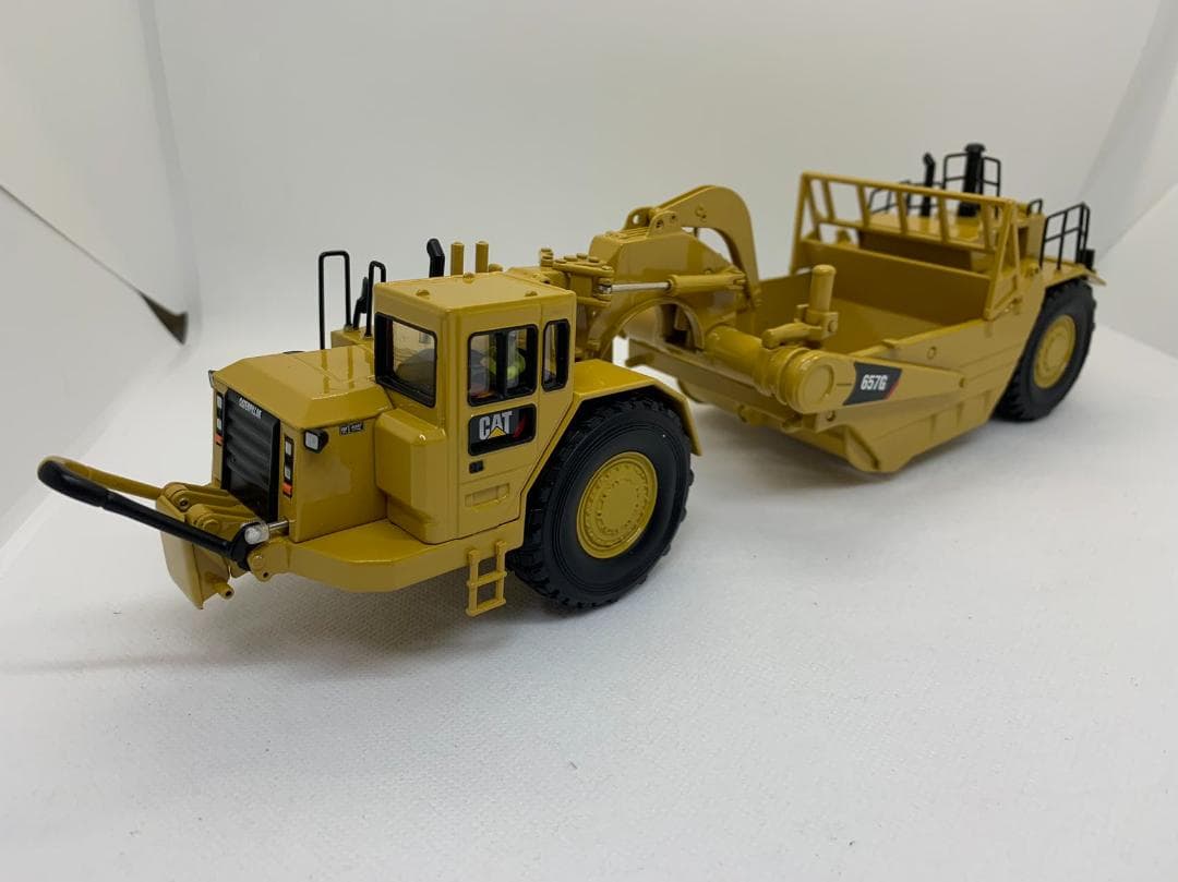 ミニカー DM 1/50 CAT 657G WHEEL TRACTOR-SCRAPER