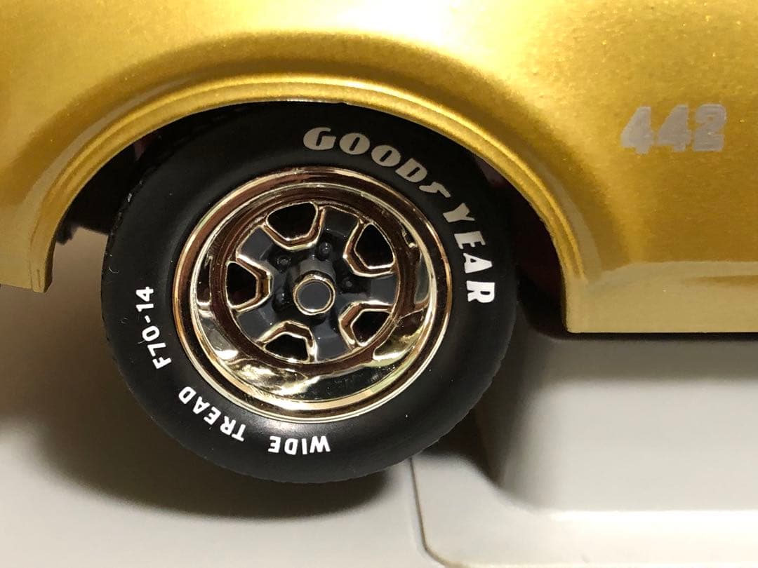 1/18 ERTL 1969 OLDSMOBILE 4-4-2 W30 アメ車