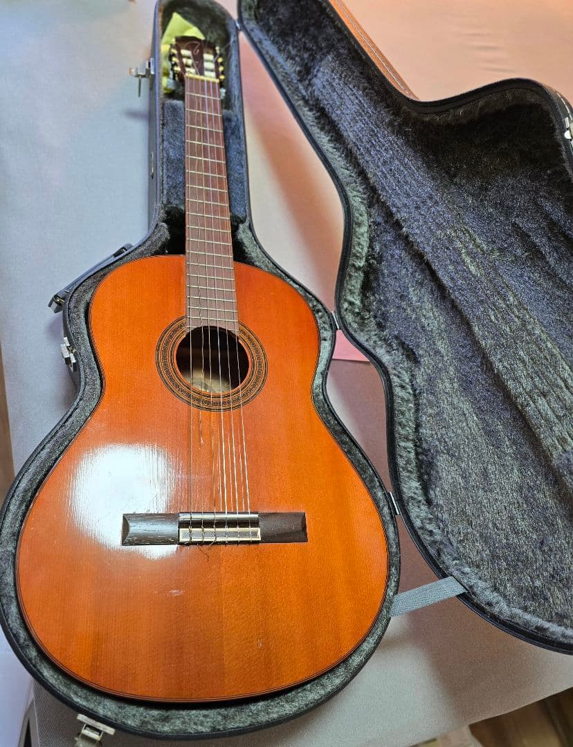 ヤマハ GG-70D アコースティックギター ハードケース付き 1円~ YAMAHA ヤマハ G-70D アコースティックギター 専用ハードケース