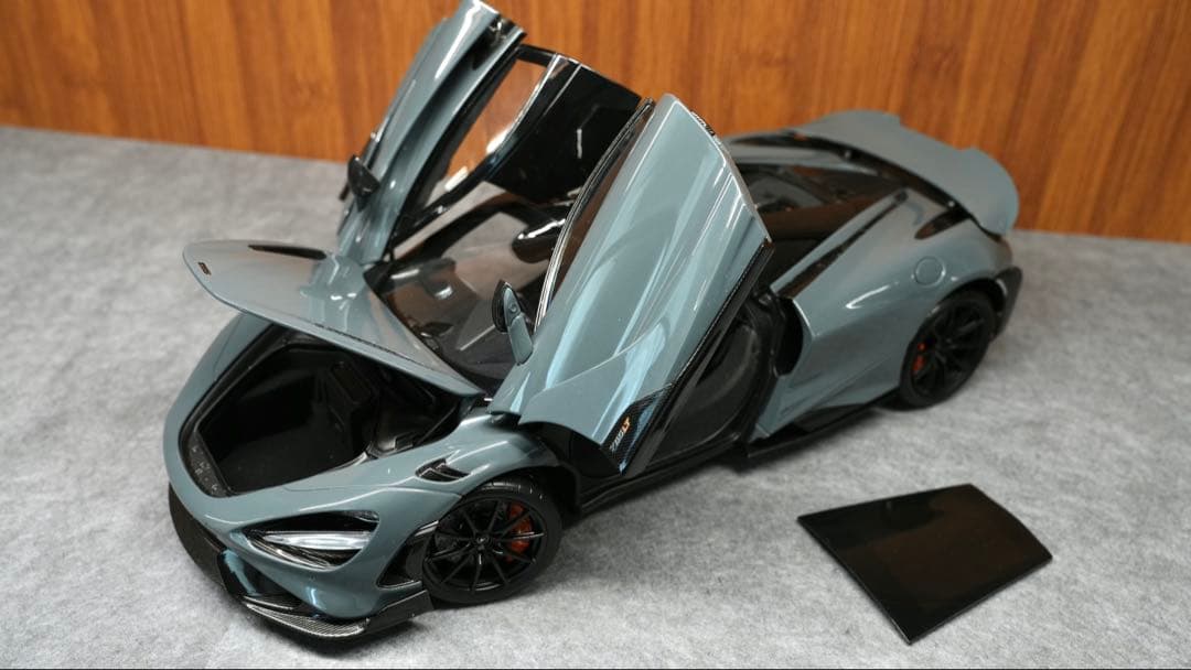 HPD マクラーレン 765LT 1/18 スケール 限定モデル ミニカー