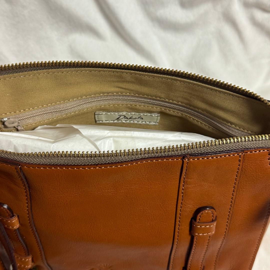 Dakota ショルダーバッグ