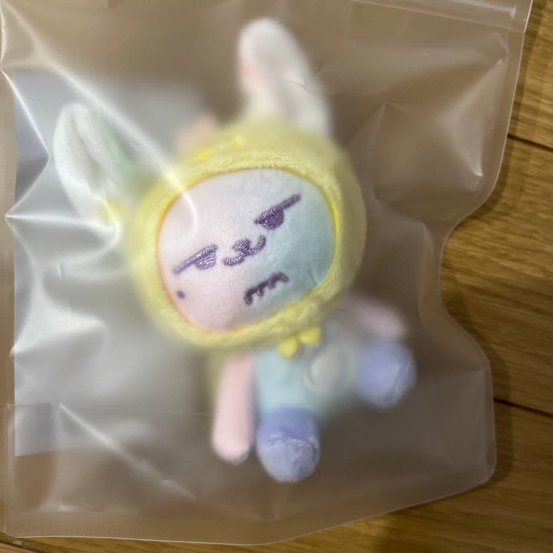 公式】TXT ヨンジュン プルバトゥ レインボーファンチュン キーリング