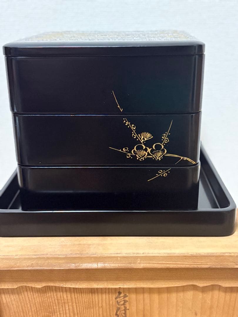 越前漆器 3段重箱 山久漆工　台付き　箱付き　レトロ　年代物　金箔装飾　おせち