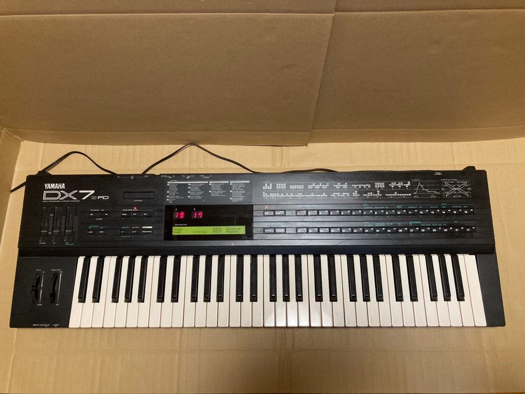 YAMAHA DX7Ⅱ-FD シンセサイザー キーボード ヤマハ 070908