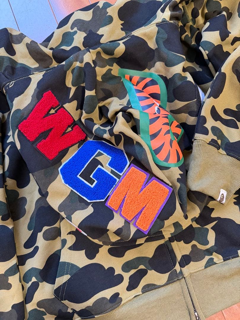 A Bathing Ape 迷彩シャークフードパーカー