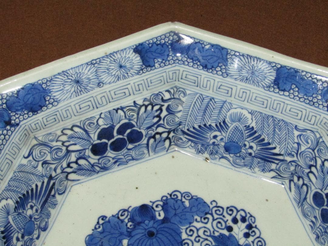 【古伊万里　染付　線描花鳥図　八角大鉢　大明成化年製銘】