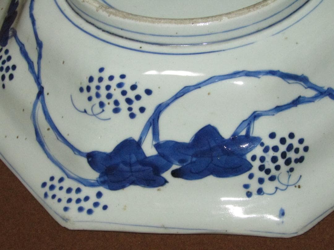 【古伊万里　染付　線描花鳥図　八角大鉢　大明成化年製銘】