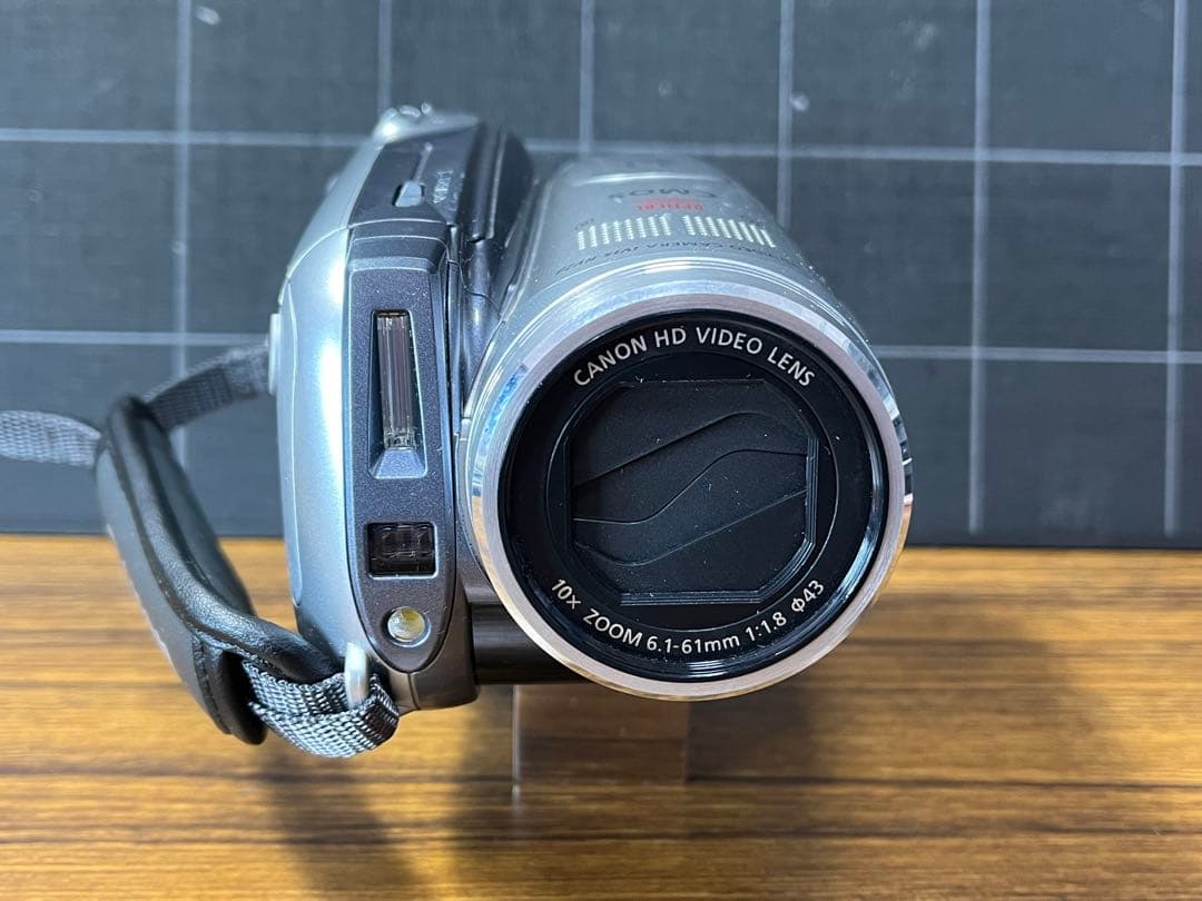 2007年製　Canon iVIS HV20 ビデオカメラ