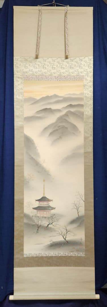 【春の遠山 如意輪堂図】湧石 988　掛け軸　肉筆