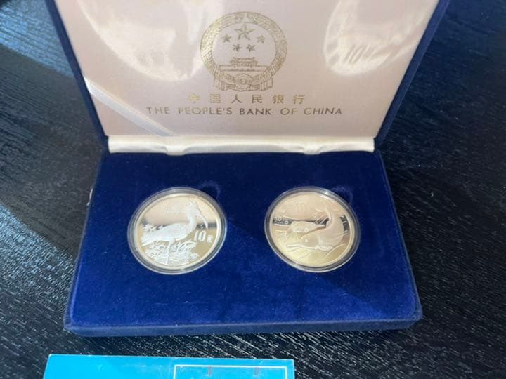 人民元　銀硬貨10元2枚入り 中国人民銀行 1986年 寅虎と故宮・10元銀貨プルーフ 付属品全 完未品