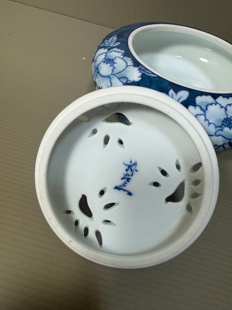 2262 有田焼 弥左エ門 外濃牡丹 色絵 獅子 香炉