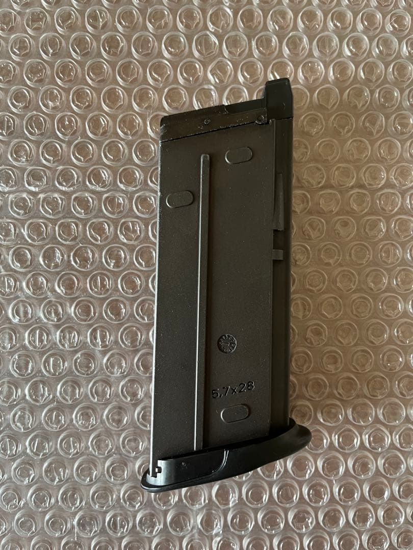 東京マルイ　FN5-7 ファイブセブン　ガスブローバック　純正ガンパワーガス付き