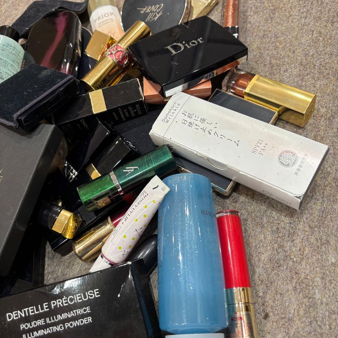 デパコス・シャネル多め！　コスメ　化粧品大量纏め売り約70点