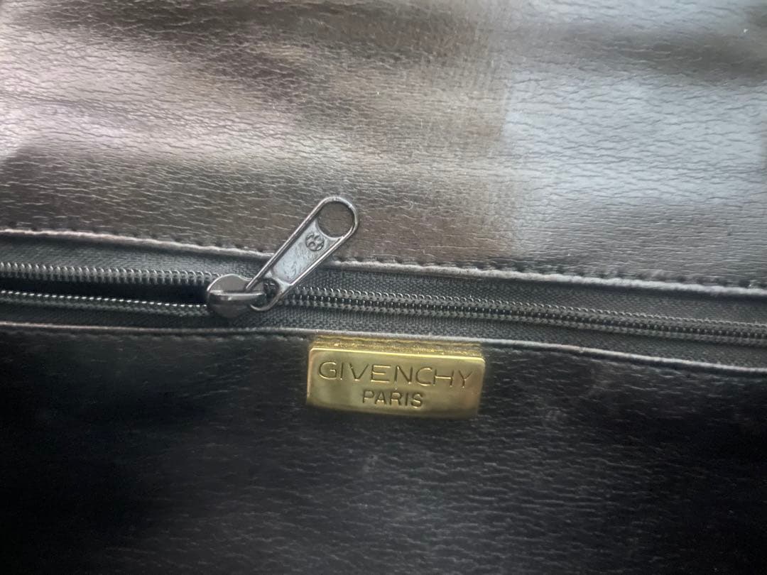 ひ*り様 Givenchy 黒いキルティングショルダーバッグ