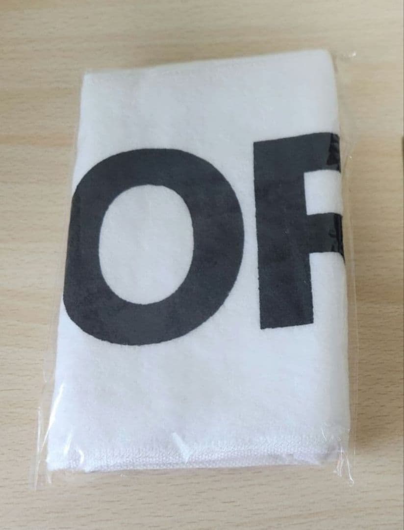 韓国 CORTIS コルティス ショーケース タオル