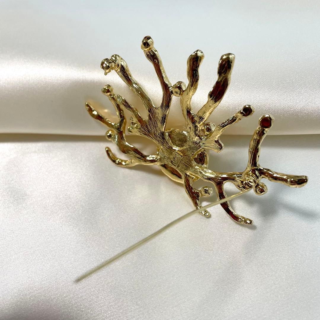 イヴサンローランヴィンテージ貝ブローチシェルストーンゴールドカラー