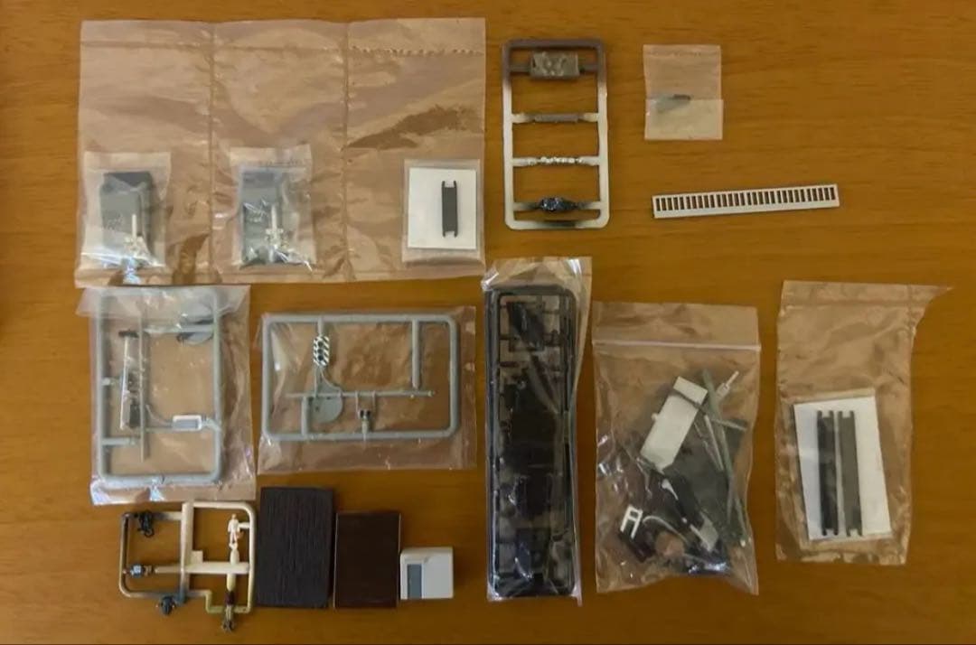 ジオコレ建物11個セット　車両倉庫　狭小住宅　小料理屋他